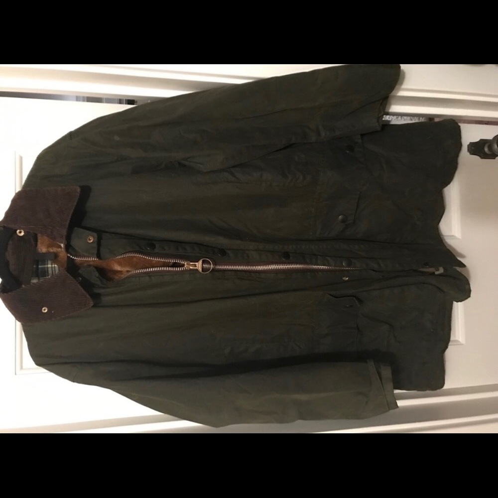 Barbour Men’s Classic Border Waxed Jacket